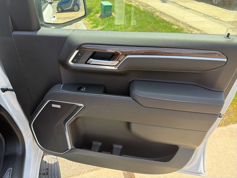 New 2026 Chevrolet Silverado 1500 RST w/ Dark Appearance Package AWD/4WD image 24