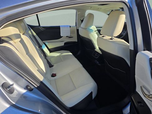 Certified 2022 Lexus ES 350 w/ Premium Package image 23