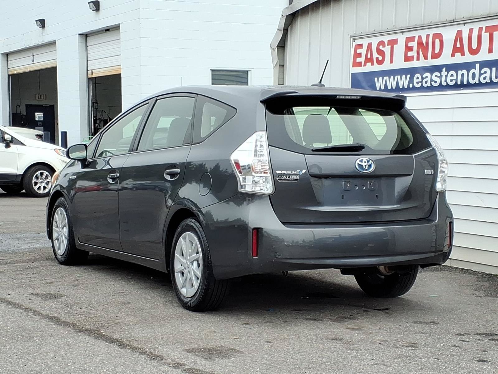 Used 2012 Toyota Prius V Three FWD image 3