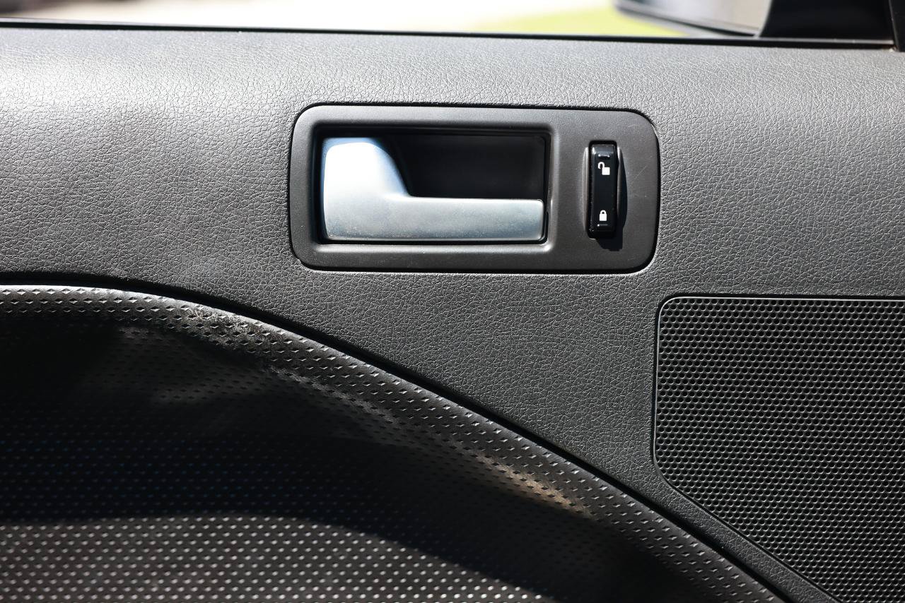 Used 2009 Ford Mustang Convertible RWD image 43