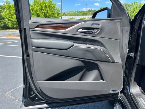 Used 2023 Cadillac Escalade ESV Premium Luxury AWD/4WD image 60