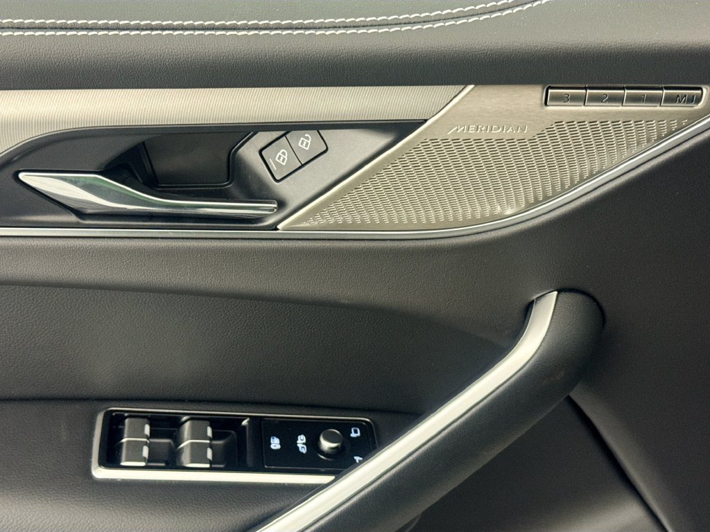 New 2026 Jaguar F-PACE R-Dynamic S AWD/4WD image 16