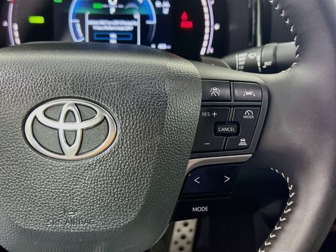 Used 2026 Toyota Camry SE FWD image 19