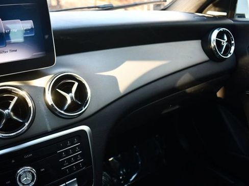 Used 2019 Mercedes-Benz CLA 250 4MATIC w/ Premium Package image 26