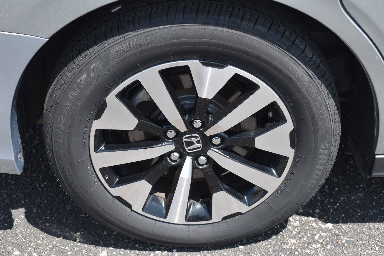 Used 2025 Honda Odyssey EX-L image 12