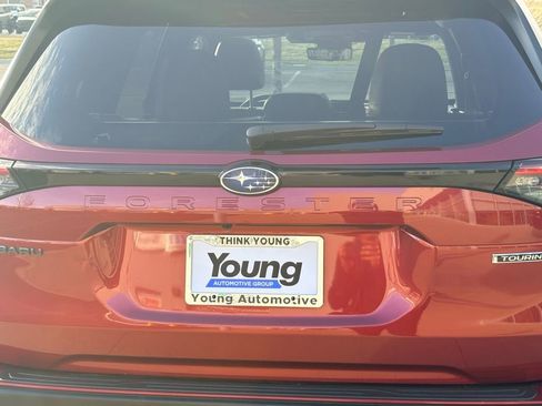 Used 2025 Subaru Forester Touring w/ Popular Package - Touring image 8