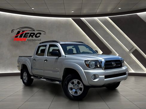 Used 2005 Toyota Tacoma PreRunner RWD image 3