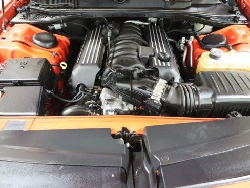 Used 2016 Dodge Challenger SRT RWD image 23