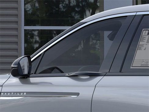 New 2026 Lincoln Nautilus Premier image 20