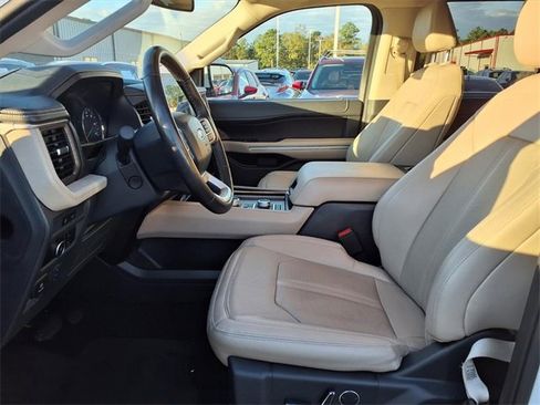 Used 2024 Ford Expedition Max Limited image 16