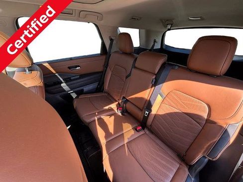 Certified 2025 Nissan Pathfinder Platinum w/ Cargo Package AWD/4WD image 15