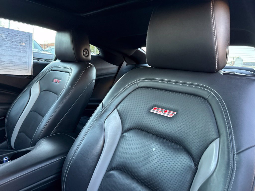 Used 2021 Chevrolet Camaro SS RWD image 16