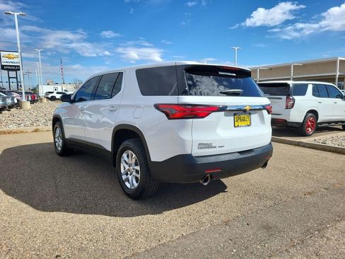 Used 2023 Chevrolet Traverse LS image 6
