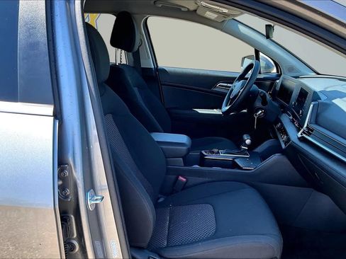Used 2024 Kia Sportage LX AWD/4WD image 29