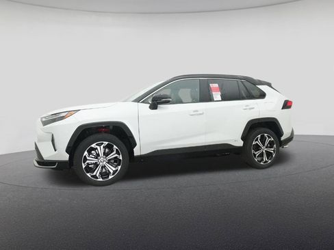 New 2025 Toyota RAV4 XSE AWD/4WD image 18