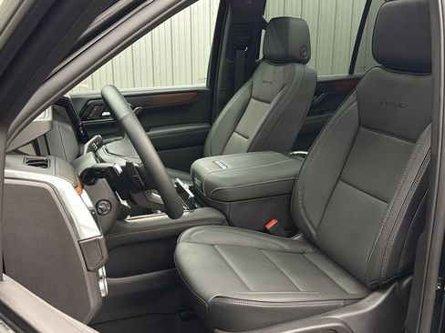 Used 2026 GMC Yukon Denali w/ Sun & Power Step Package AWD/4WD image 31