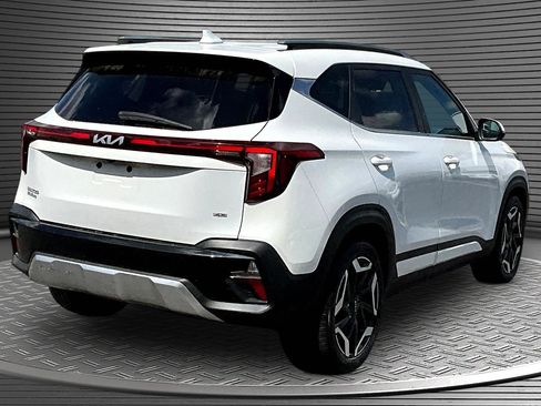 Used 2024 Kia Seltos SX w/ SX Sunroof Package AWD/4WD image 6