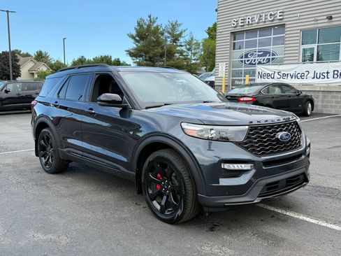 Used 2023 Ford Explorer ST w/ Equipment Group 401A AWD/4WD image 18