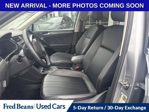 Used 2024 Volkswagen Tiguan SE w/ Panoramic Sunroof Package AWD/4WD image 11