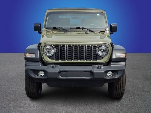 Used 2025 Jeep Wrangler Sport AWD/4WD image 2