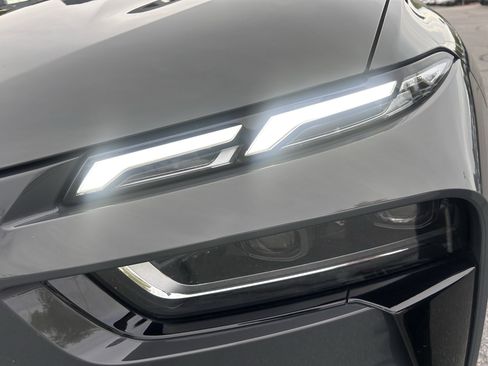 Used 2023 BMW X7 M60i w/ Executive Package image 11