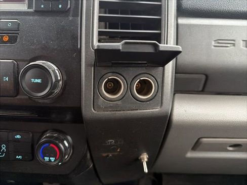 Used 2017 Ford F550 4x4 Crew Cab Super Duty image 36