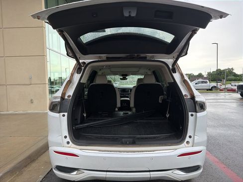 Used 2023 Buick Enclave Avenir w/ Avenir Technology Package FWD image 37