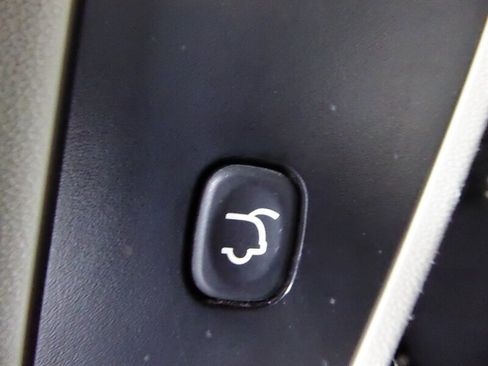 Used 2016 Dodge Grand Caravan SXT image 30