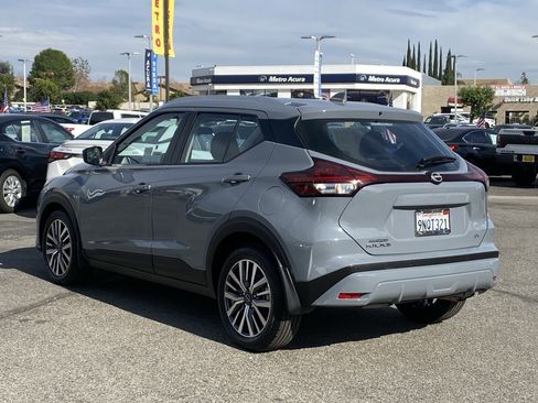 Certified 2024 Nissan Kicks SV image 5
