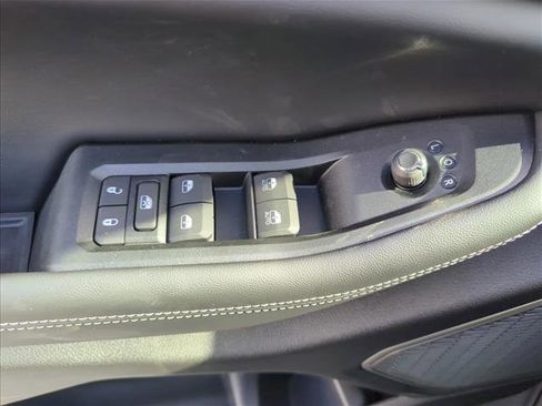 New 2026 Jeep Grand Cherokee Limited RWD image 17