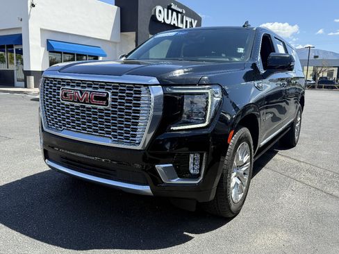 Used 2023 GMC Yukon XL Denali AWD/4WD image 7