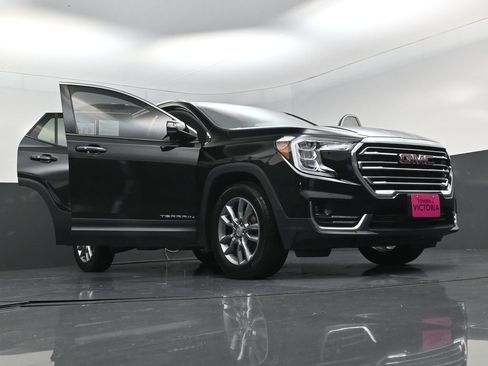 Used 2024 GMC Terrain SLT FWD image 28