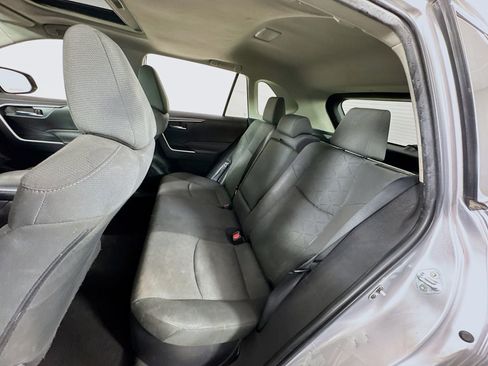 Certified 2022 Toyota RAV4 XLE w/ Convenience Package AWD/4WD image 18