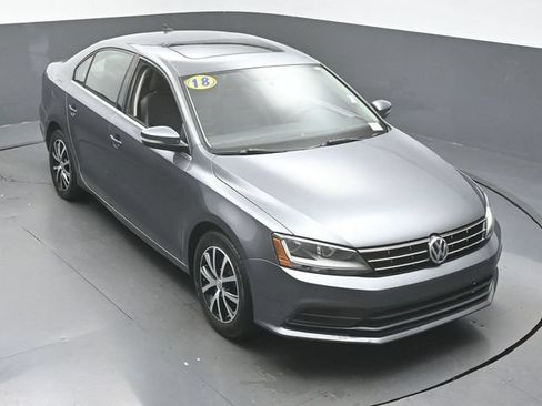 Used 2018 Volkswagen Jetta SE FWD image 39