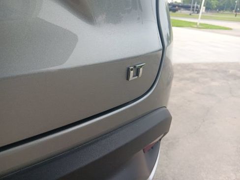 Used 2025 Chevrolet Trax LT w/ LT Convenience Package FWD image 25