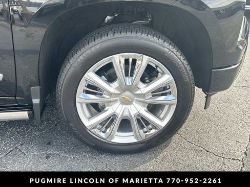 Used 2025 Chevrolet Silverado 1500 High Country AWD/4WD image 12