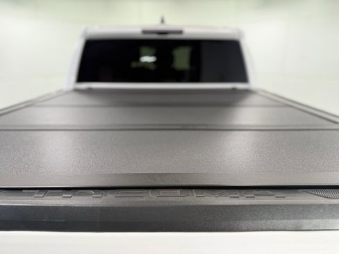 Used 2025 Toyota Tacoma TRD Off-Road image 6