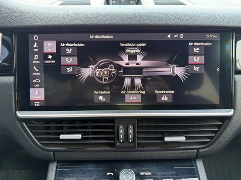 Used 2019 Porsche Cayenne AWD/4WD image 15