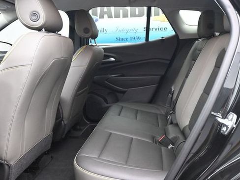 Used 2025 Chevrolet Trax ACTIV w/ Driver Confidence Package FWD image 8