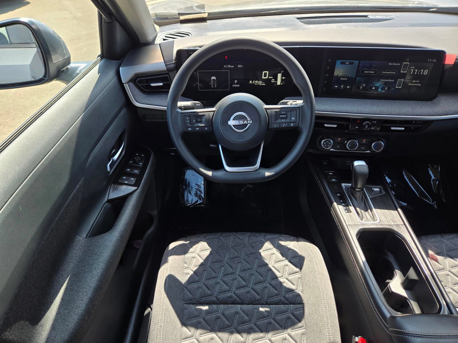 Used 2025 Nissan Kicks SV AWD/4WD image 17