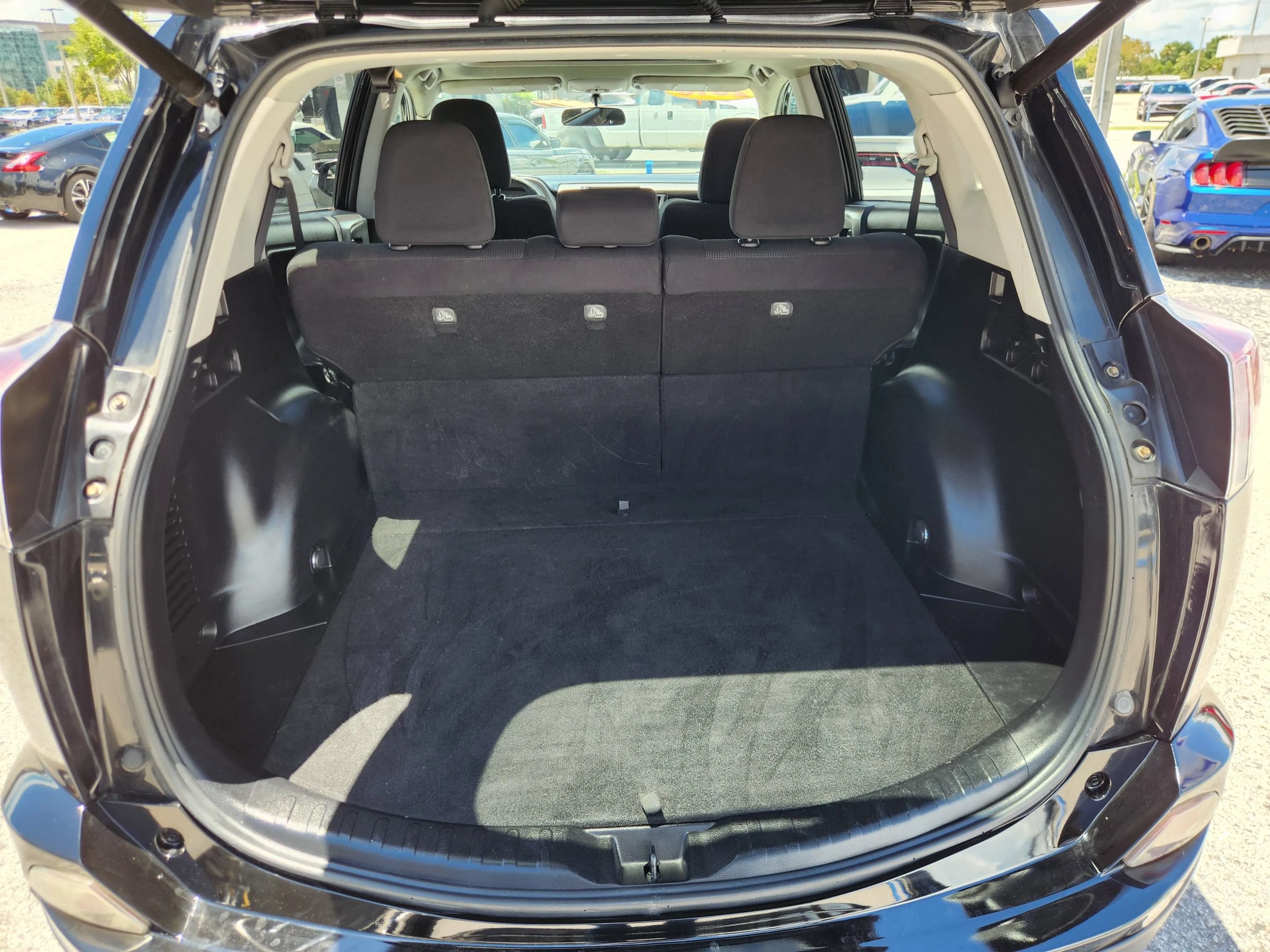 Used 2016 Toyota RAV4 XLE FWD image 16
