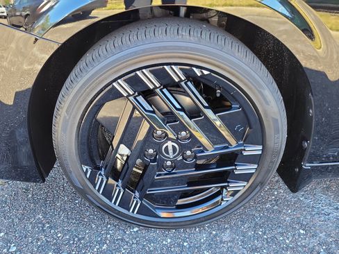 New 2026 Nissan Sentra SR w/ Floor Mat Package image 6