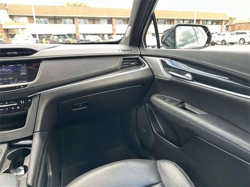 Certified 2022 Cadillac XT5 Premium Luxury image 58