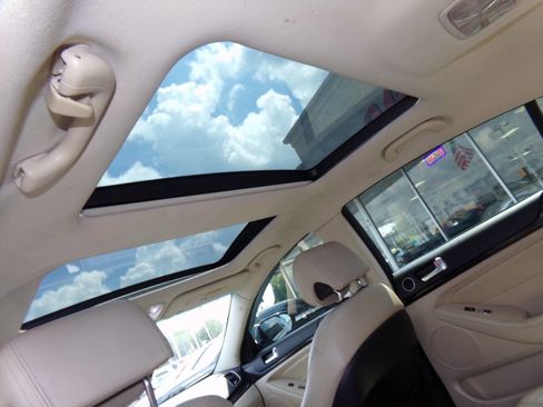 Used 2015 Kia Cadenza Premium w/ Luxury Package image 19