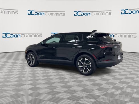 New 2026 Chevrolet Equinox EV LT image 6