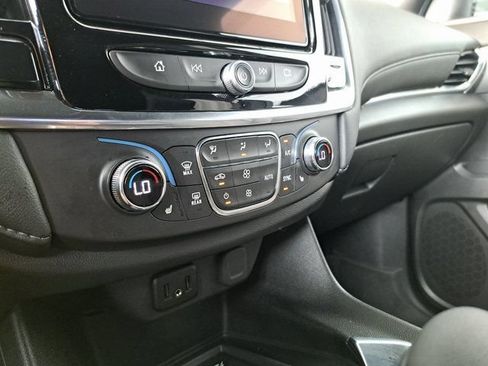 Used 2023 Chevrolet Traverse LT AWD/4WD image 14
