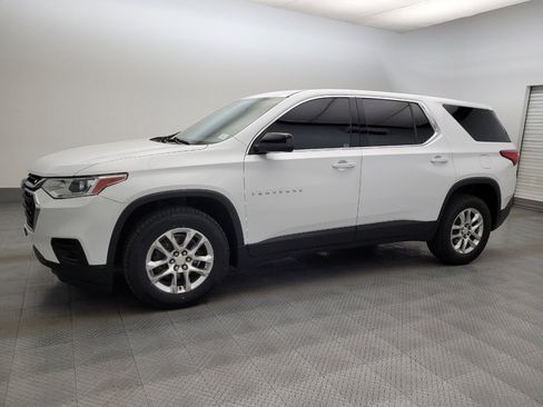 Used 2021 Chevrolet Traverse LS FWD image 2