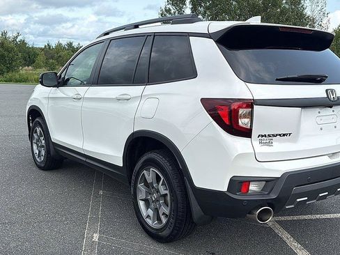 Used 2023 Honda Passport TrailSport image 9