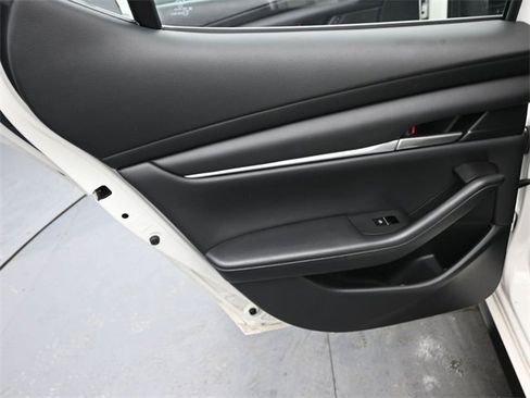 Used 2023 MAZDA MAZDA3 s image 15