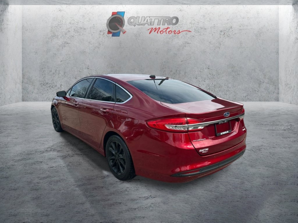 Used 2017 Ford Fusion SE w/ Fusion SE Technology Package FWD image 3